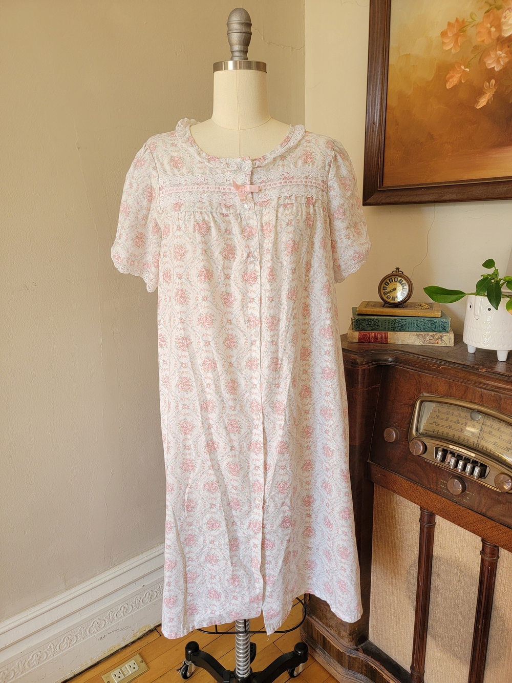 Vintage 80s Pink Floral Nightgown Lace Trim Cottagecore Granny Small